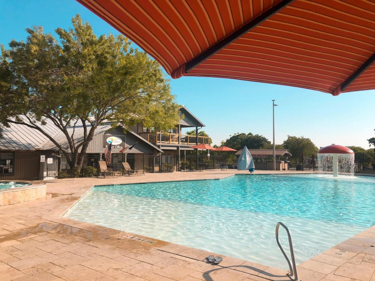 Sun Retreats Texas Hill Country Hotel New Braunfels Bagian luar foto