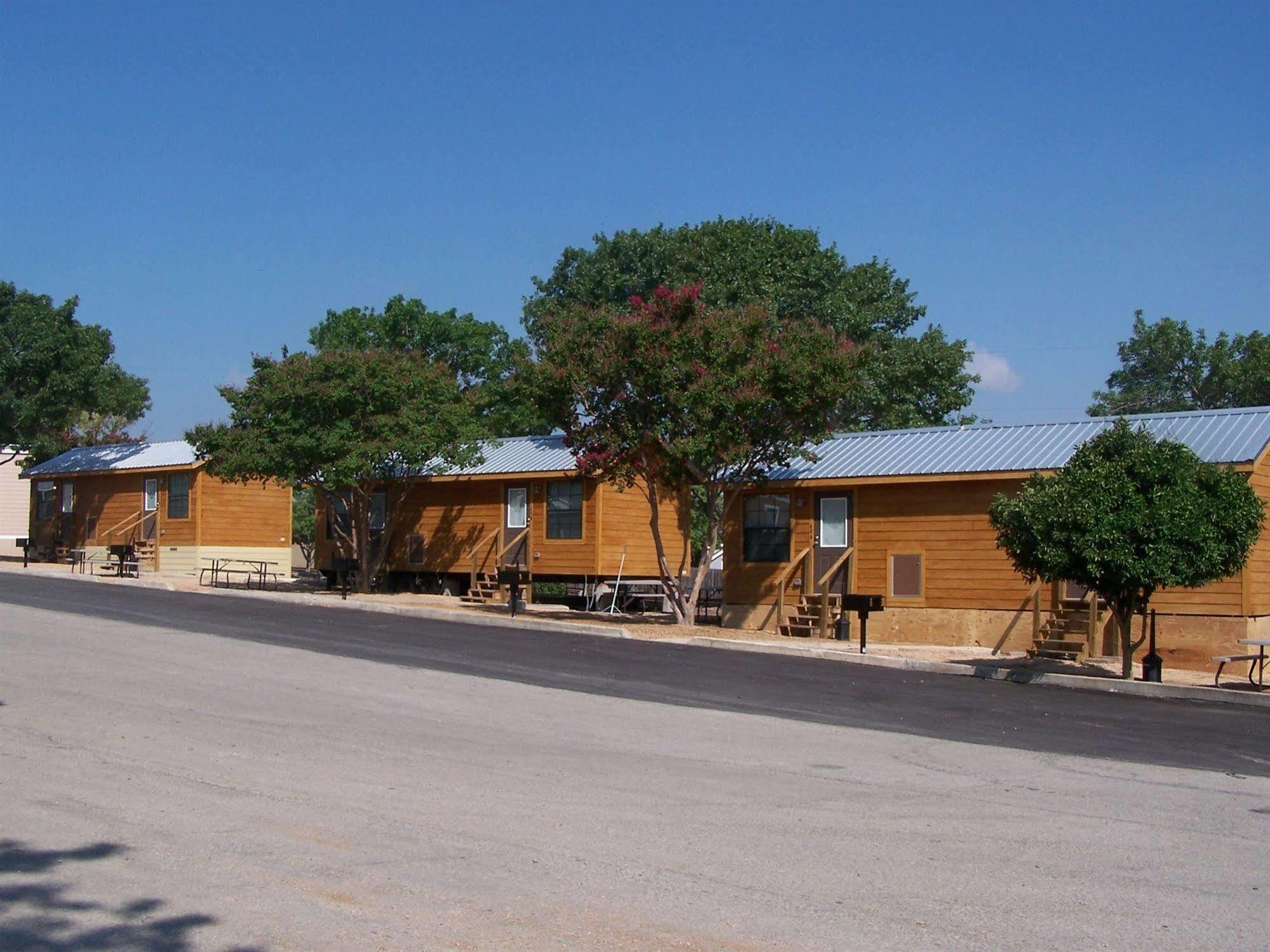 Sun Retreats Texas Hill Country Hotel New Braunfels Bagian luar foto